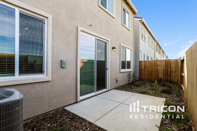 Building Photo - 2171 Comstock Ln