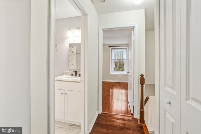 Building Photo - 9040 Armendown Dr