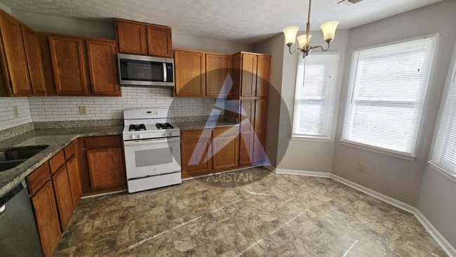 Building Photo - 1012 Kennesborough Rd NW