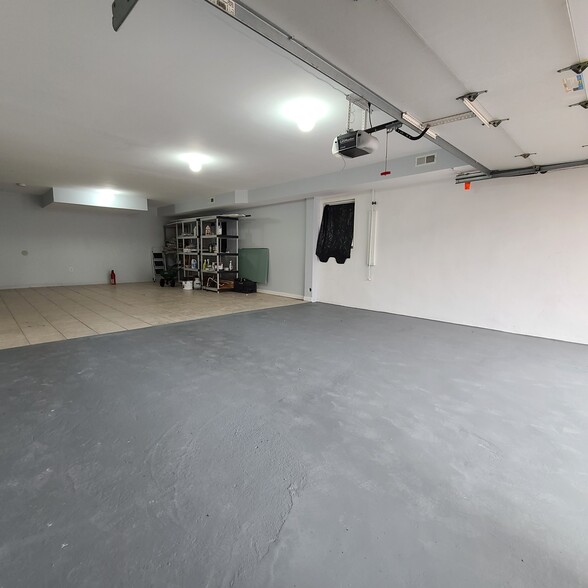 Building Photo - 5206 Cottage Ave