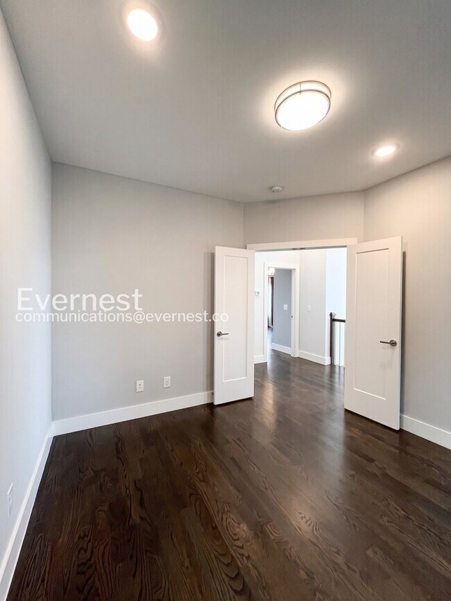 Building Photo - 915 Delmas Ave