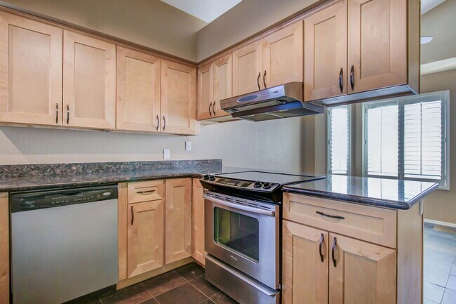 Building Photo - 1224 W Boxelder Cir