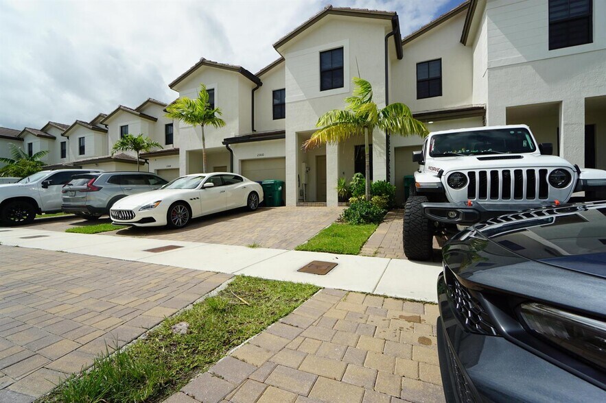 Building Photo - 23010 SW 128th Pl