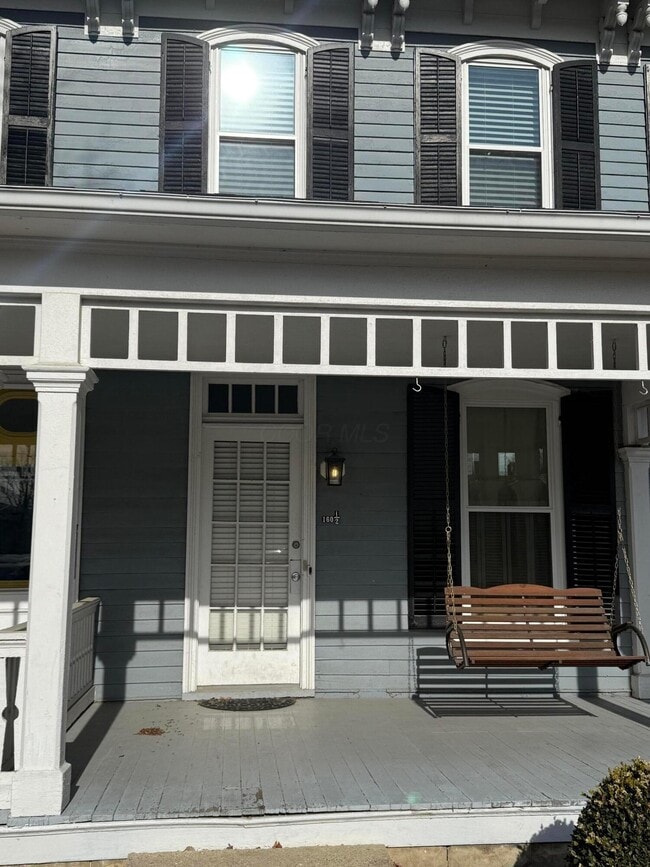 Building Photo - 160 1/2 W Mound St