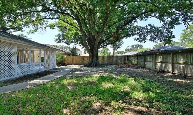 Building Photo - 21306 Park Run Dr