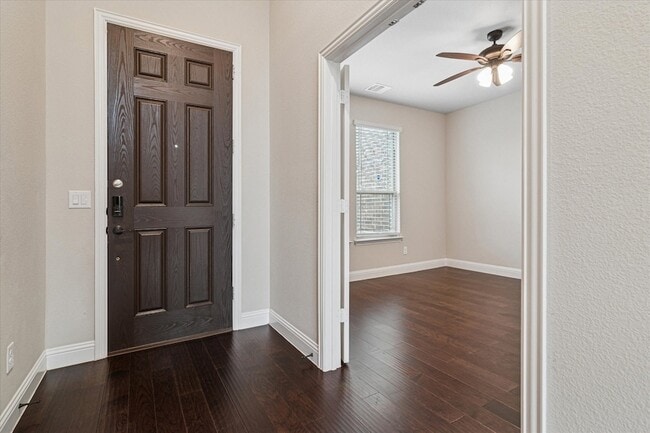 Building Photo - 1702 Veneto Dr