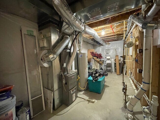 Building Photo - Harmonious Blend of Style, Comfort, and Fu...