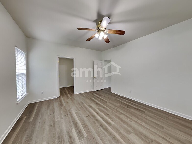 Building Photo - 1828 Annalee Dr