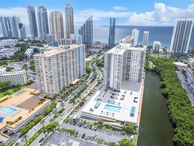 Building Photo - 230 174th St