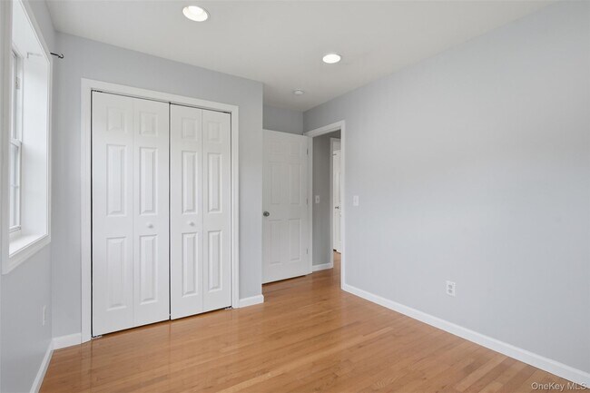 Building Photo - 17 Watkins Dr