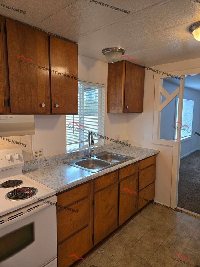 Building Photo - STATUS: *RENTED* | R255G | $1750