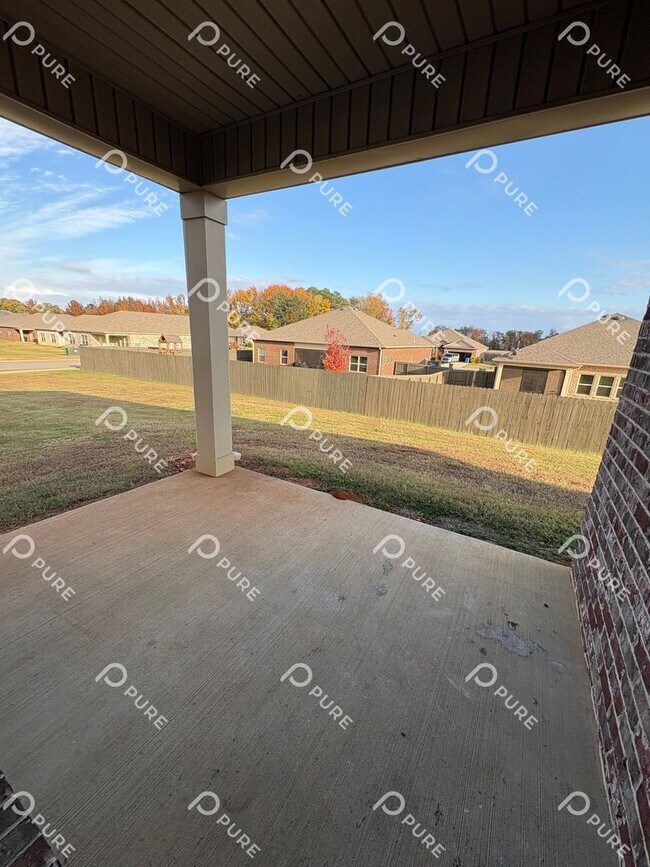 Building Photo - 14170 Lannister Ln