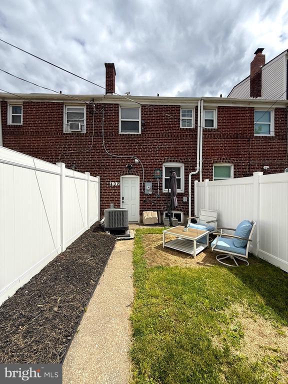 Building Photo - 402 Avondale Rd