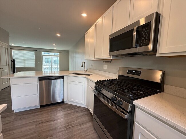 Building Photo - 8972 Dolby St