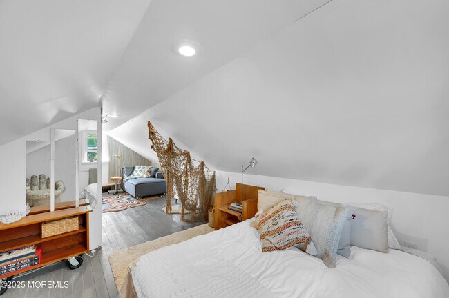 Building Photo - 638 Parkside Ave