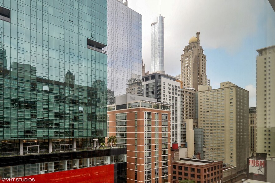 Building Photo - 211 E Ohio St