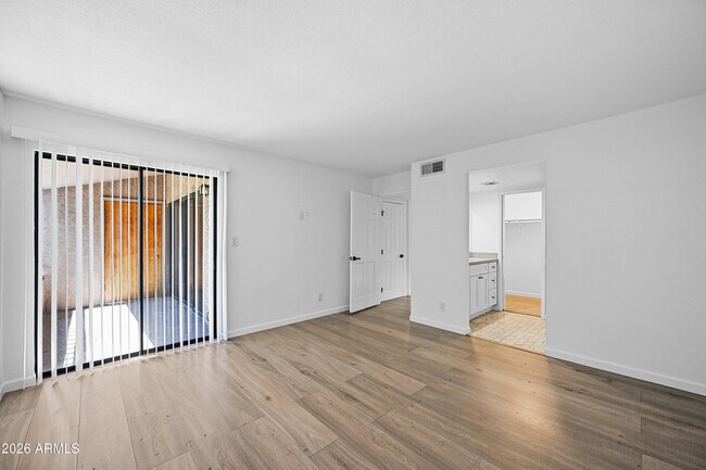 Building Photo - 5998 N 78th St
