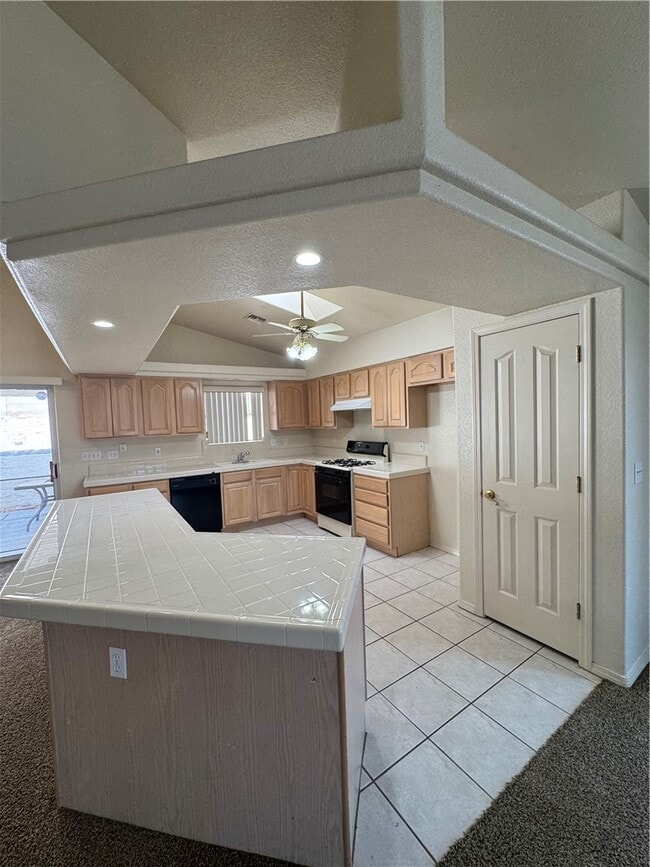 Building Photo - 3434 Mineral Park Dr