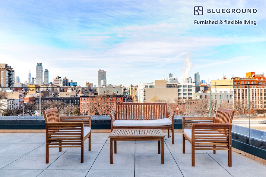 Building Photo - 130 Hope St