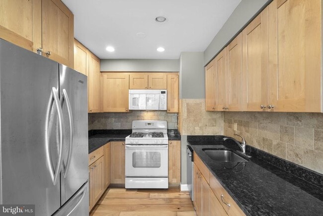 Building Photo - 7753 Patriot Dr