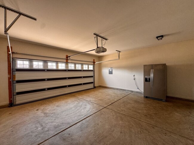 Building Photo - Beautiful 4 Bed 3.5 Bath Home in Jack Britt School District