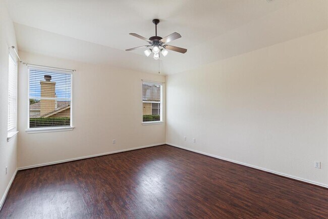 Building Photo - 10 White Magnolia Cir
