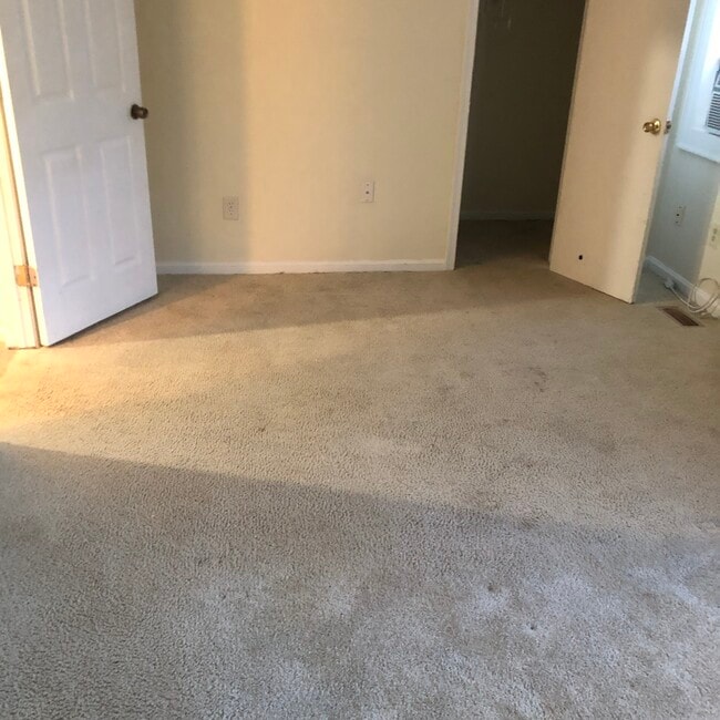 Building Photo - 3247 Saxon Pl