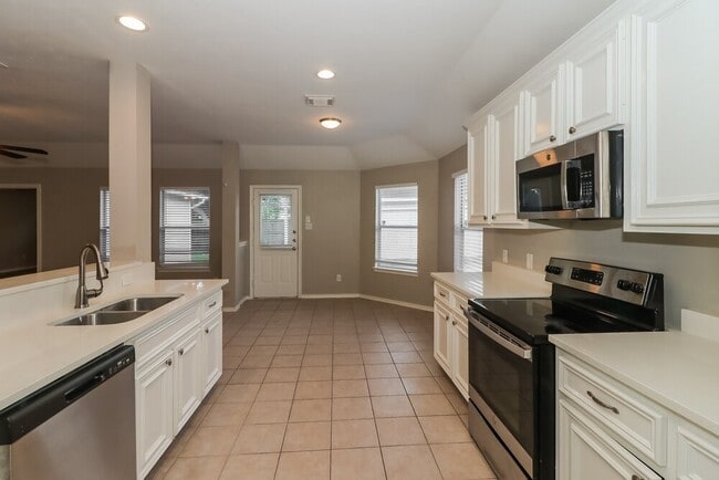 Building Photo - 1427 Waterside Village Drive
