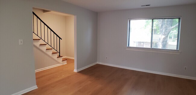 Building Photo - 97 Woodlake Dr