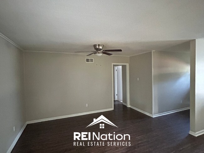Building Photo - HORN LAKE CHARMER! 3BR/1BA | Vinyl Plank Floors & Open Kitchen | Fenced Yard!