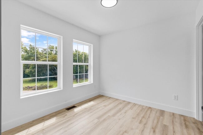 Building Photo - 4131 Porter Ave