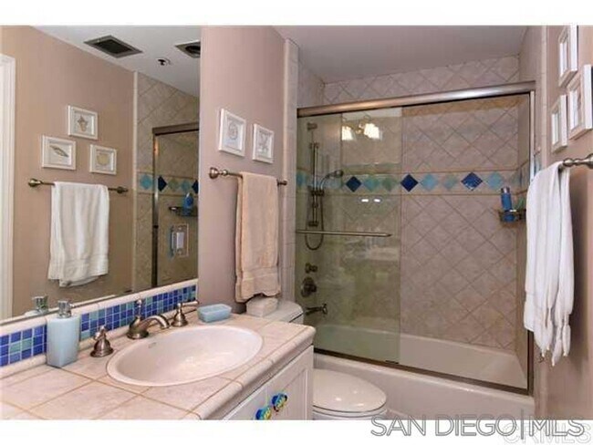 Building Photo - FULLY FURNISHED 2 BED/2 BATH CONDO IN LA JOLLA