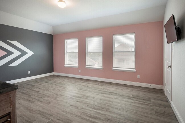 Building Photo - 1202 Alderwood Dr