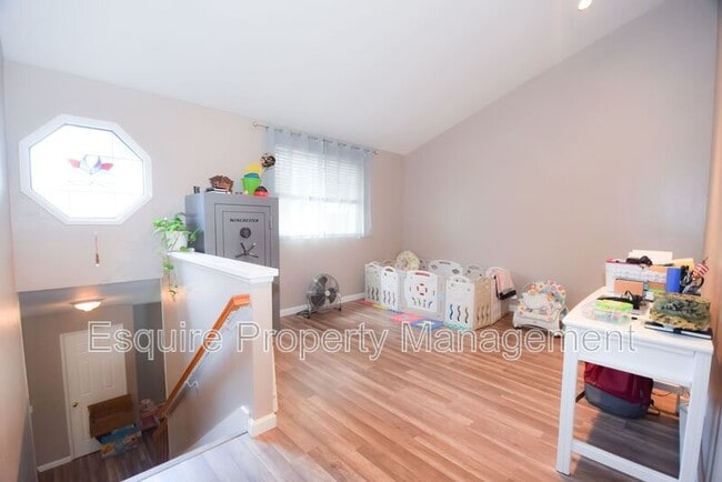 Building Photo - 1887 Montgomery Ave