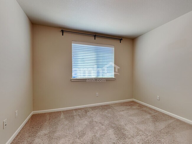 Building Photo - 3208 NE 75th St