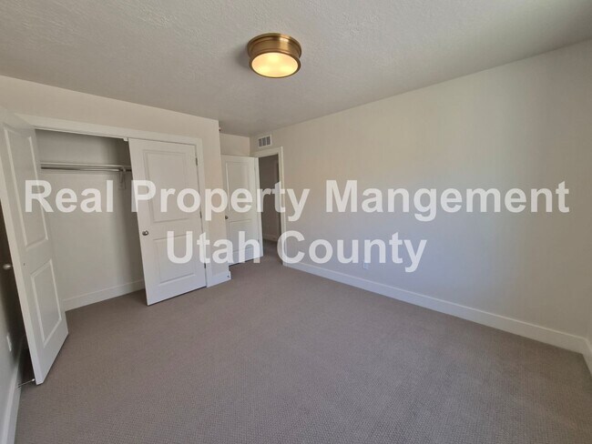 Building Photo - 2172 Cape Fox Way