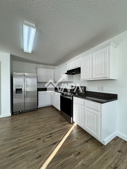 Building Photo - 5818 Apache Canyon