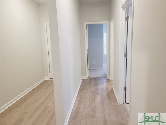 Building Photo - 275 Lillian St