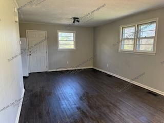 Building Photo - 200 Holliday Ln