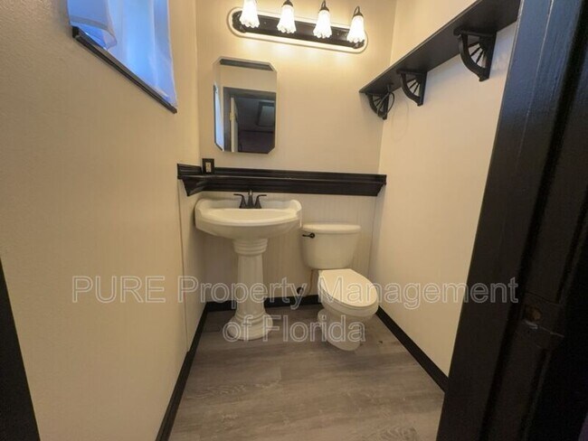 Building Photo - 12300 SE 128th Ct
