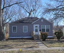 Building Photo - Coming Soon! 2 bed 1 bath in St. Ann