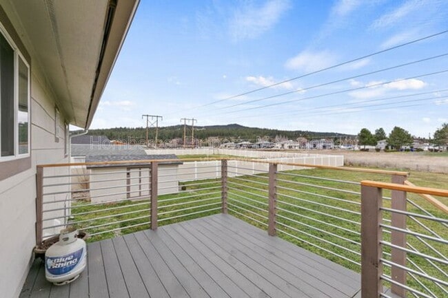 Building Photo - 4510 N Sommer St