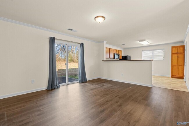 Building Photo - 313 Mertle Dr