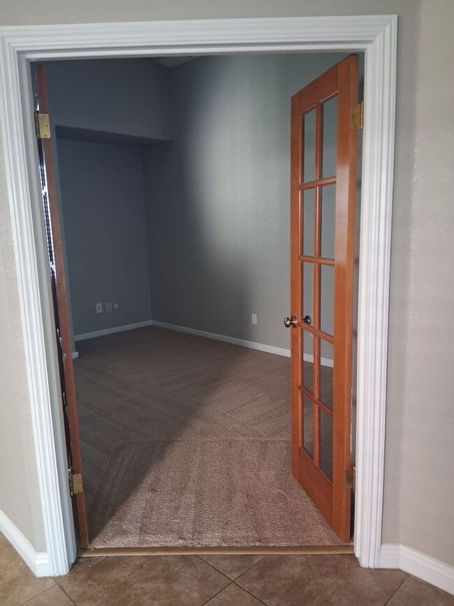 Building Photo - Beautiful Single-Story Home in Pheasant Run – Move-In Ready!