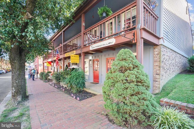 Building Photo - 1555 Rivertown Pl