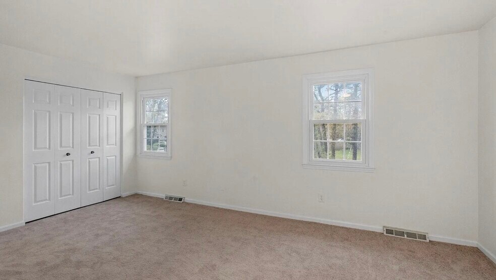 Building Photo - 169 Williamsburg Ct