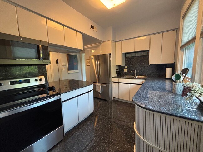 Building Photo - Vintage Beauty, Modern Living – Historic C...
