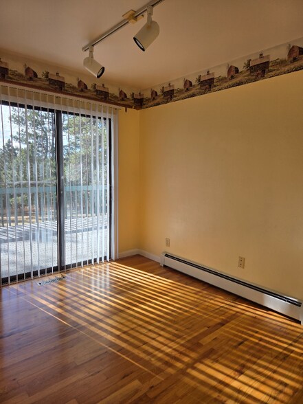 Building Photo - 4745 Shady Ln