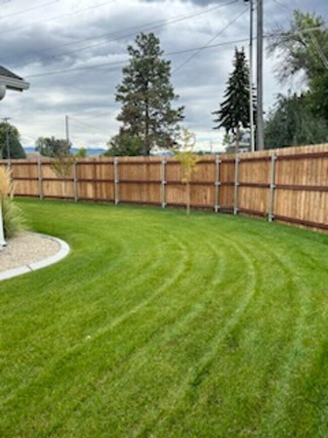 Building Photo - 3 bed/2bath Hamilton home