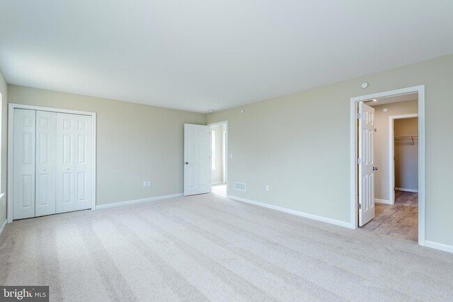 Building Photo - 1714 Shady Ln